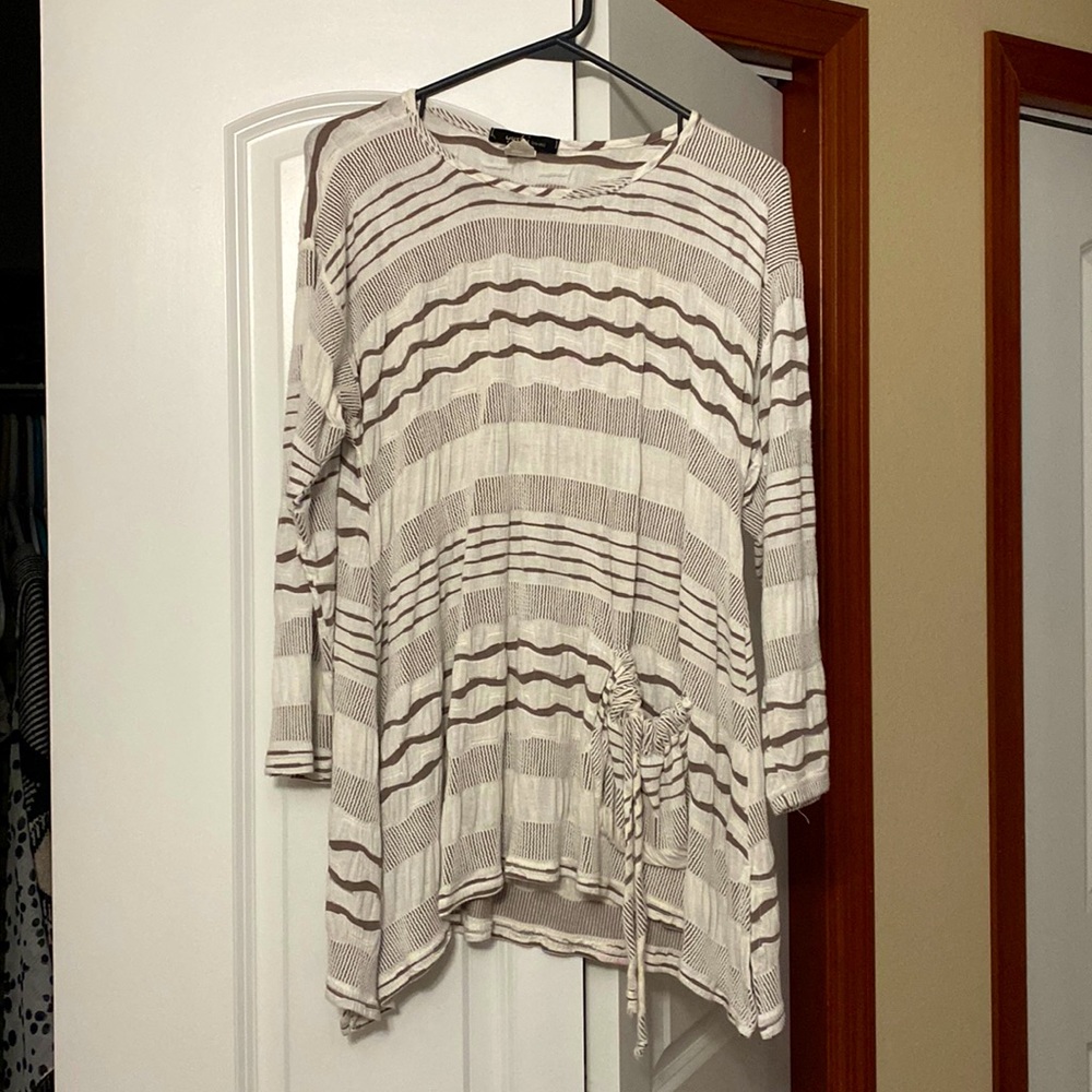 Size medium Yushi brand top